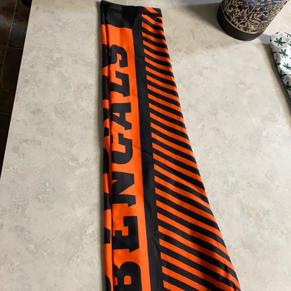 Bengals yoga pants. Never worn. Size xl. No pockets